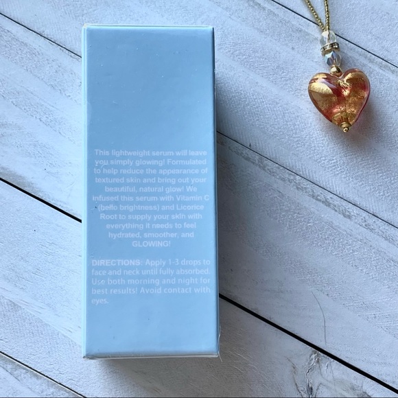 NIB Glow on 5th Beauty Simply Glowing Vita C Serum - Picture 4 of 6